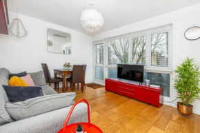 Newly refurbished 2BR wbalcony in Vibrant Peckham